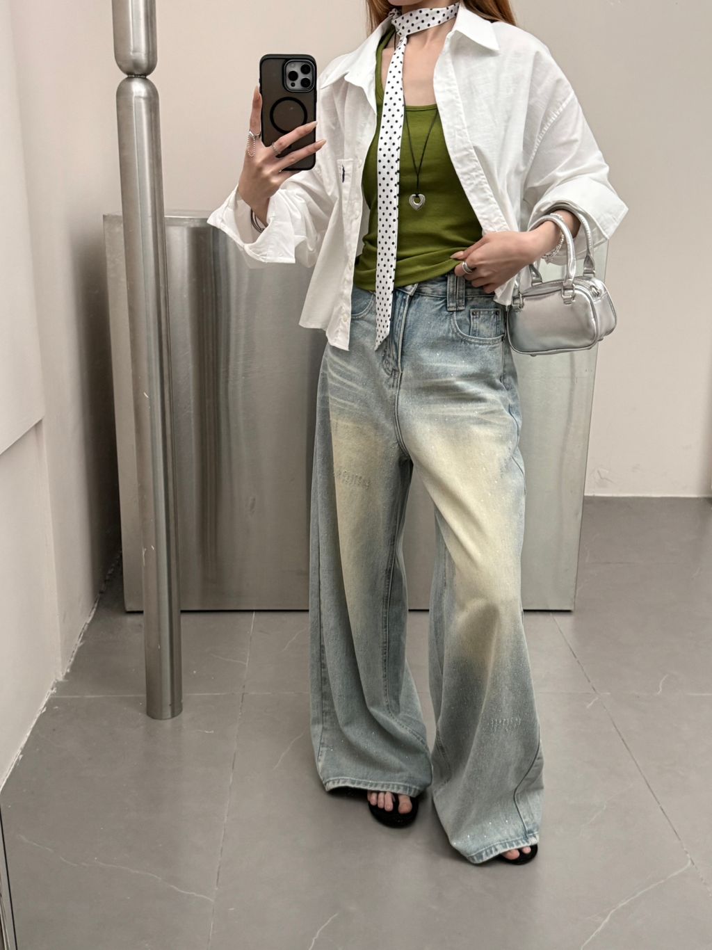 eb0a0e99cd33dc4c59e4a59a73b9829f