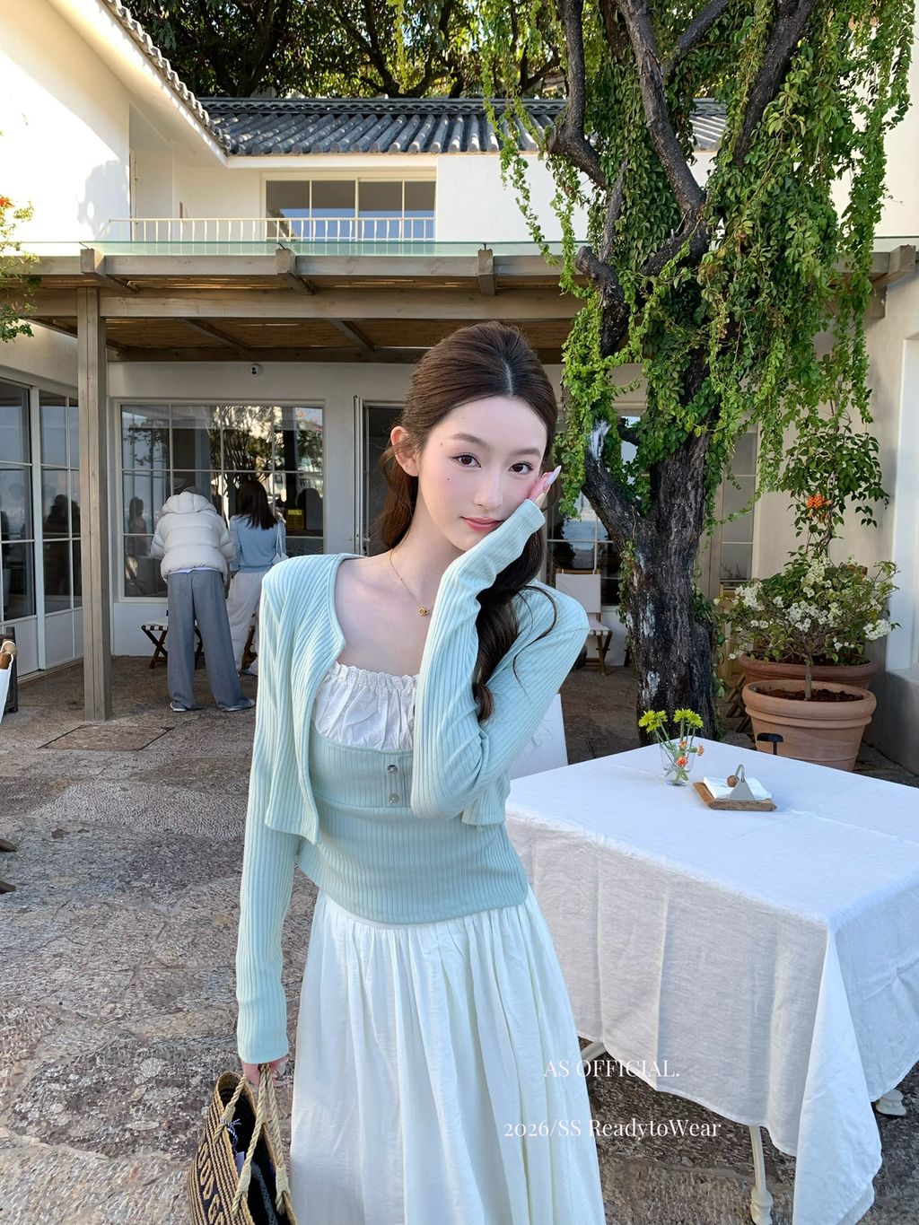 b9e5326a4be54329d4665ad97b138b27