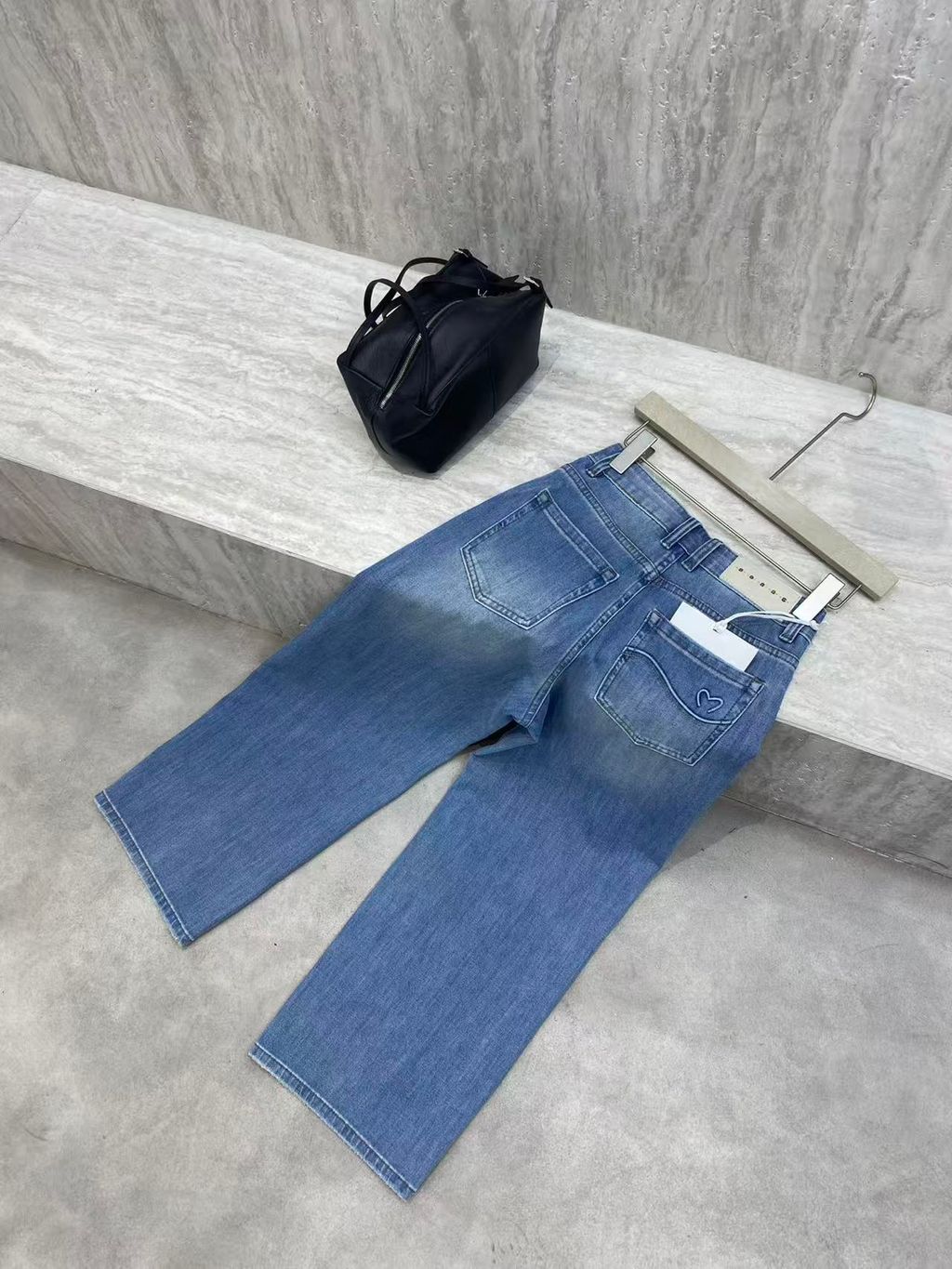 58e53ee312555d4e74830bfb831c27e0