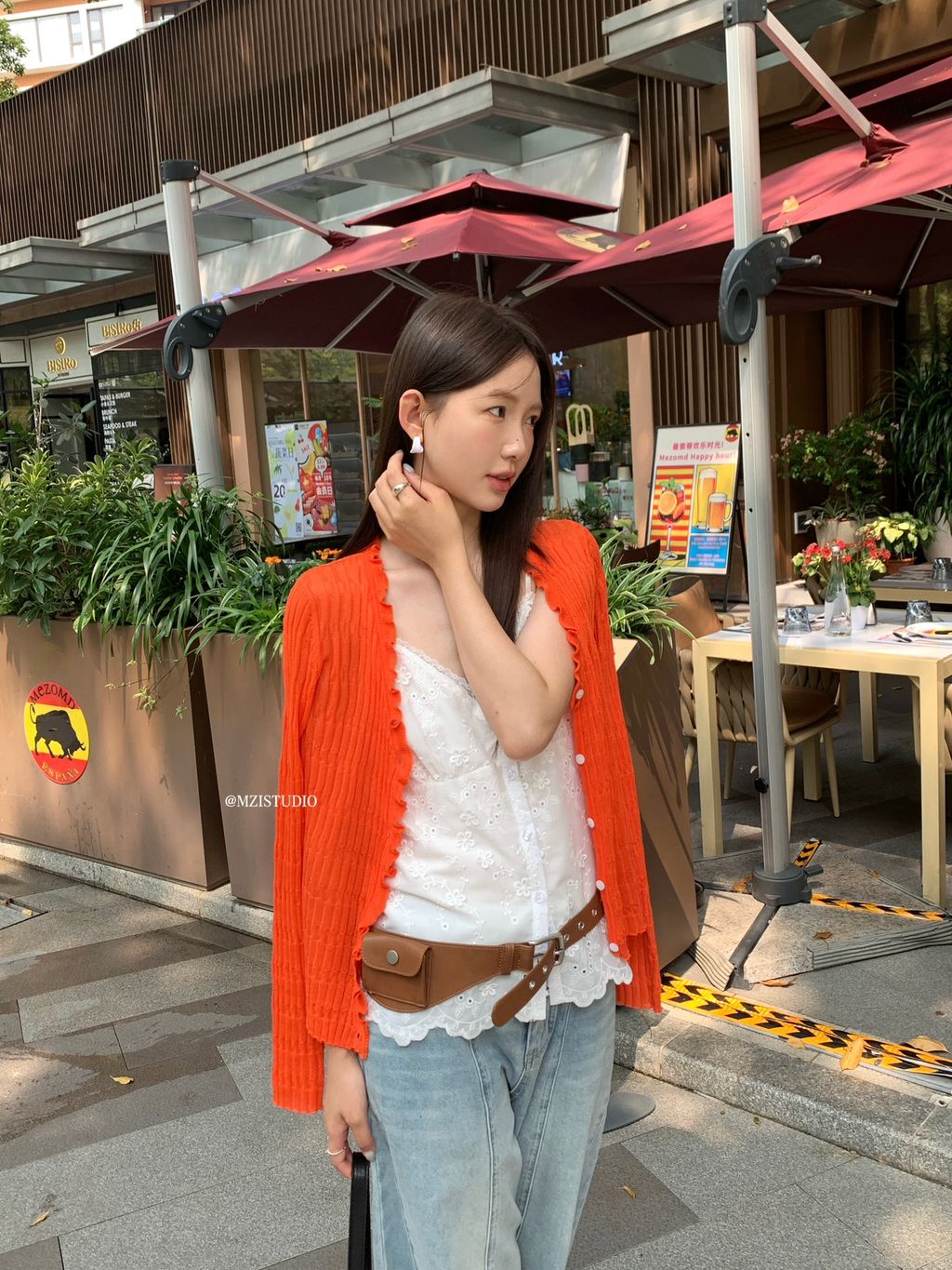 02745ec8a811483937b37a967adaf301