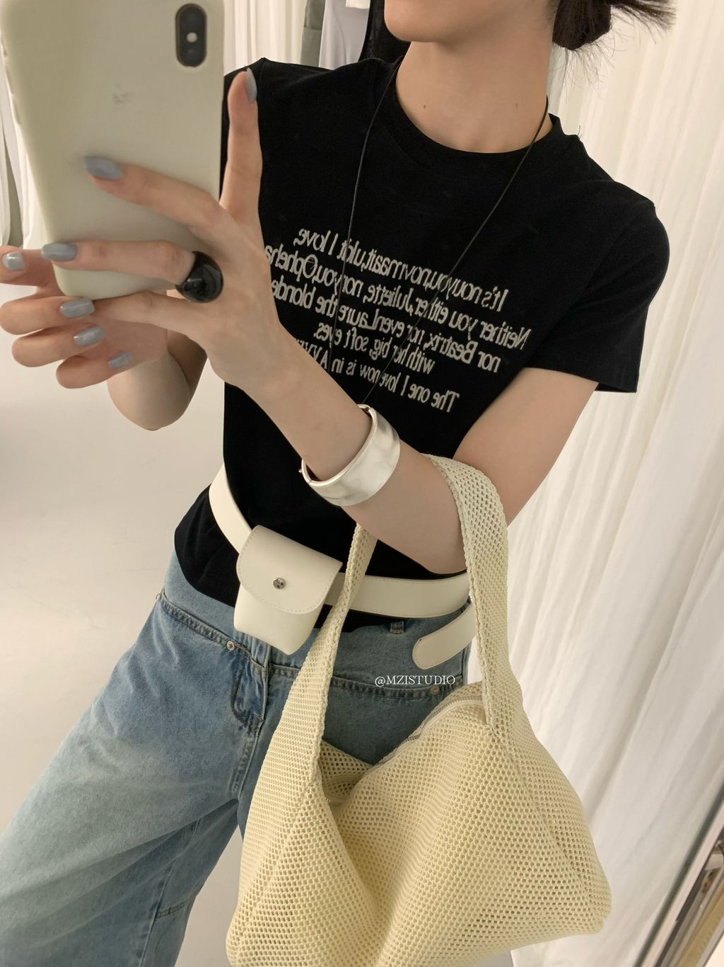 22b331cb09230662f54828159b521819