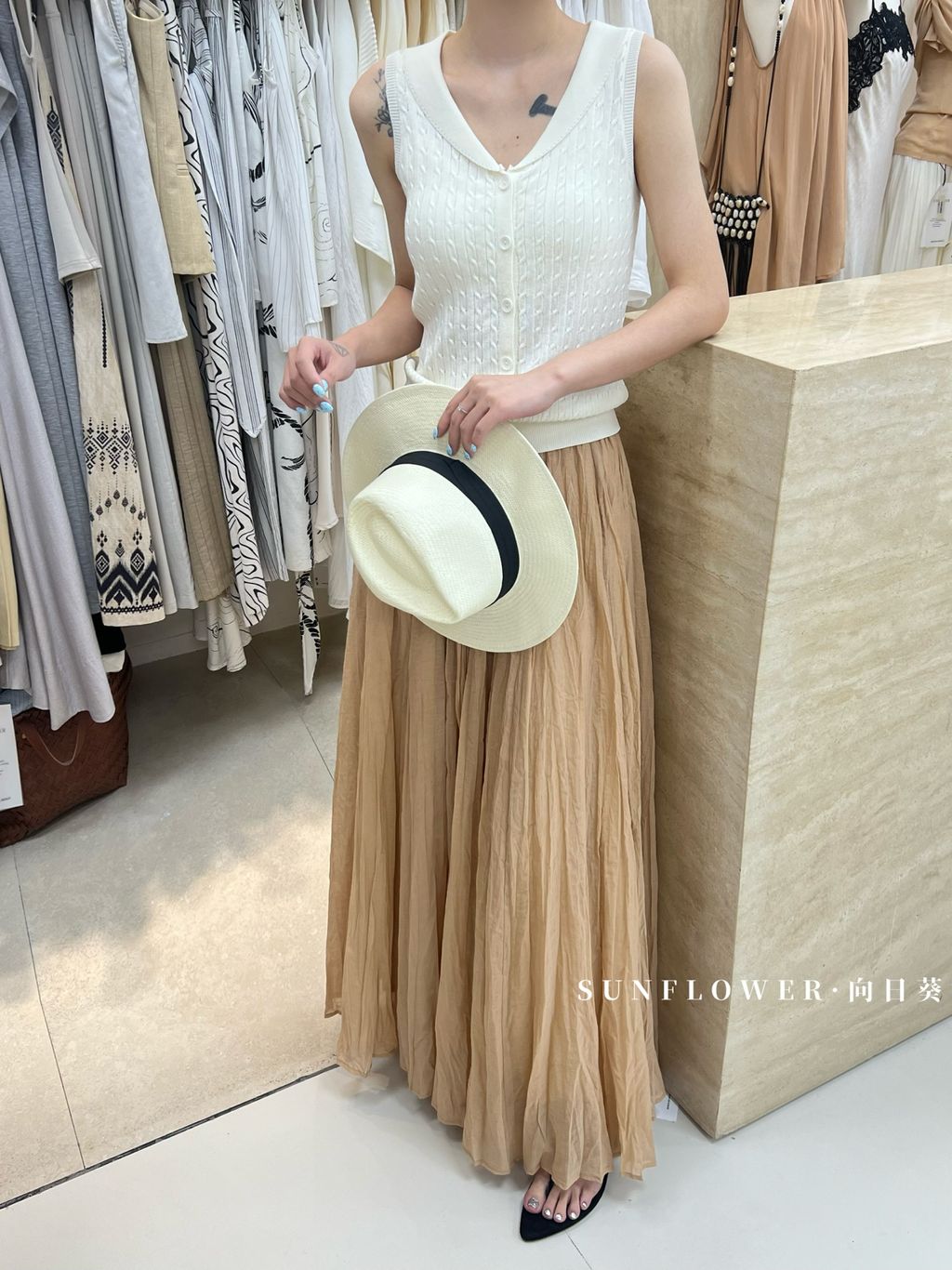 c705700d64d93cd575386d9f2455d711