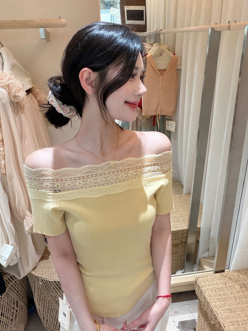 8e2766b5ba72246a6eb6ba5af274881c