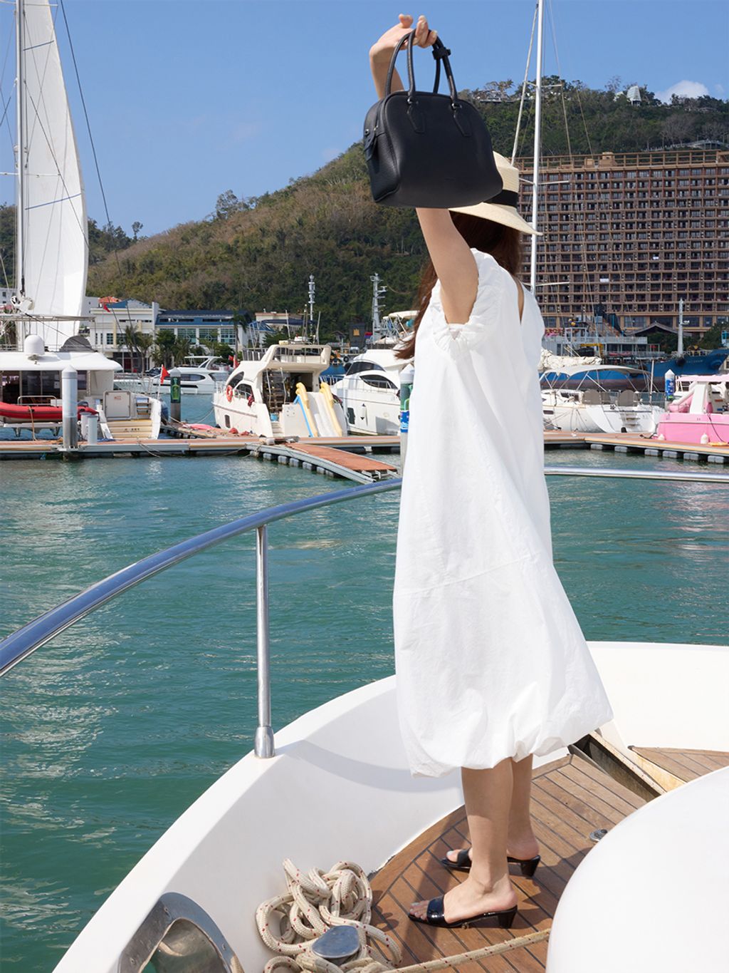 60ad42b2b7cf16a1a7fe8294fee69b6c