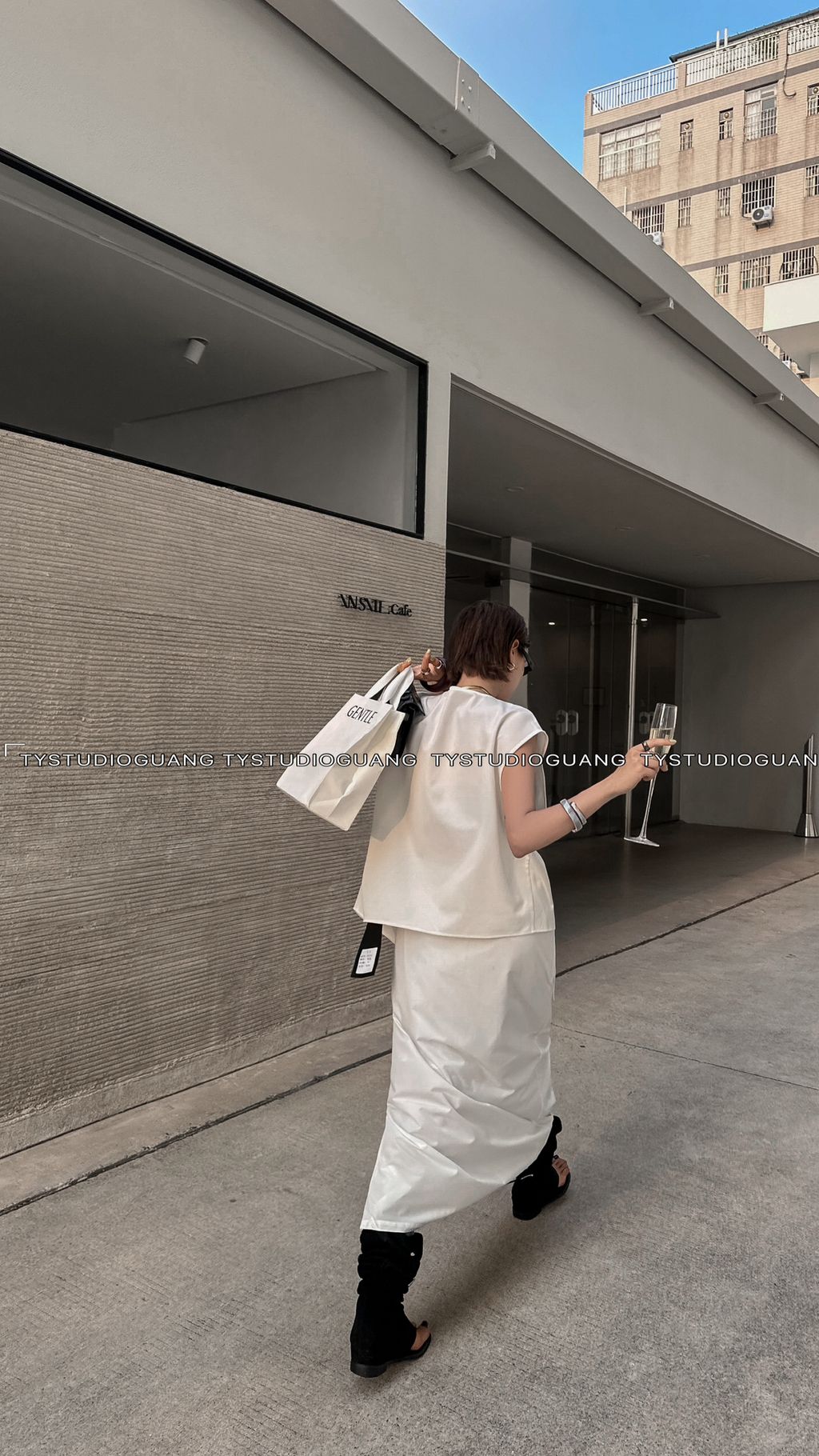 f54f0cd973428a17edc660415a9aa592