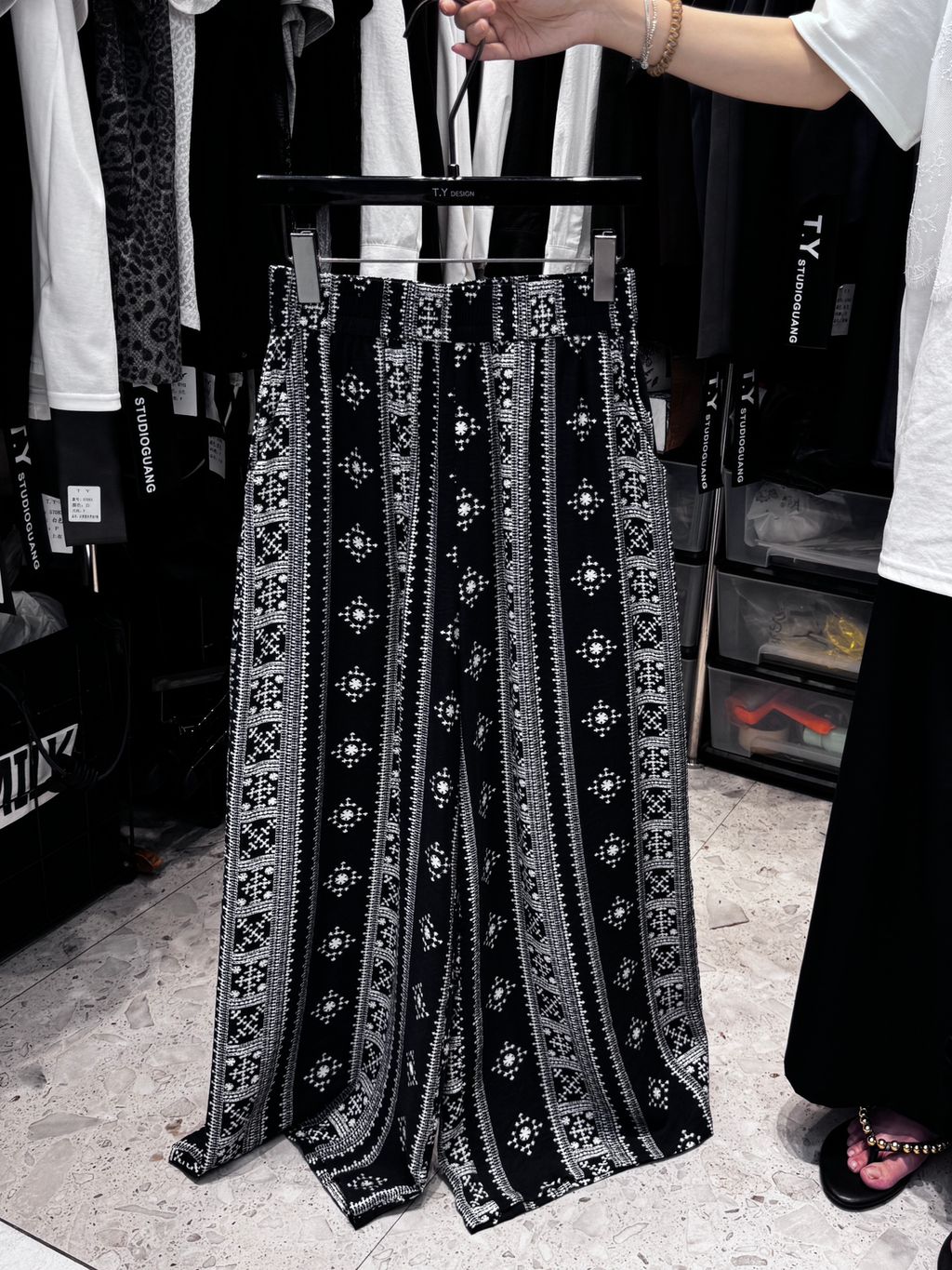 93079a2f4ab0d24a05b9cd9e86bfeb59