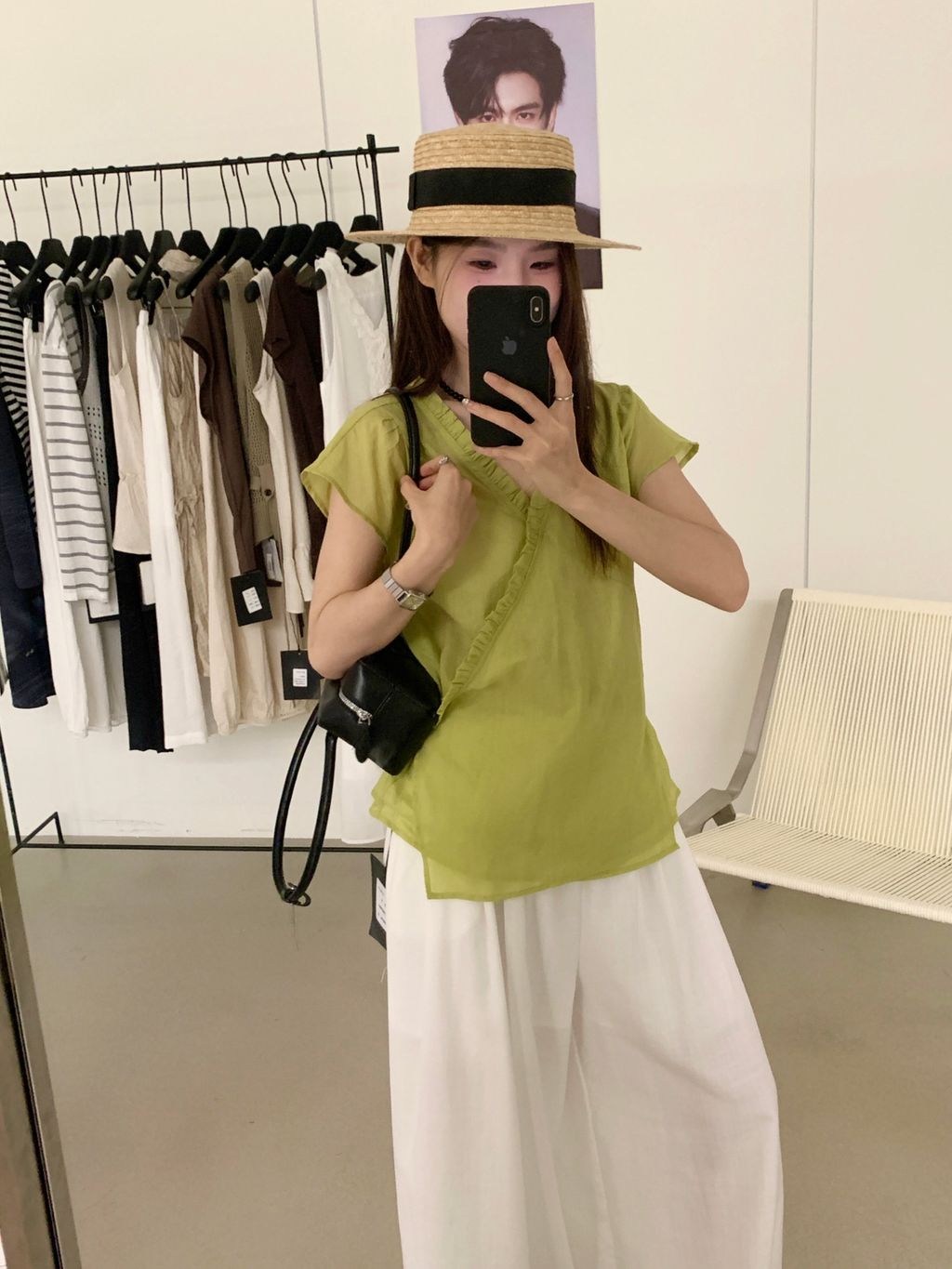 988b4e0a1b21c3626398a78d3689ec50