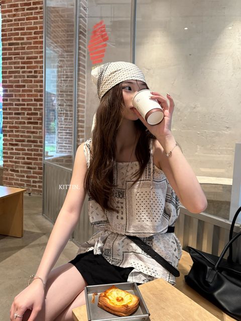 5d331c3cd8d4f056c2c3dcbba83f384c