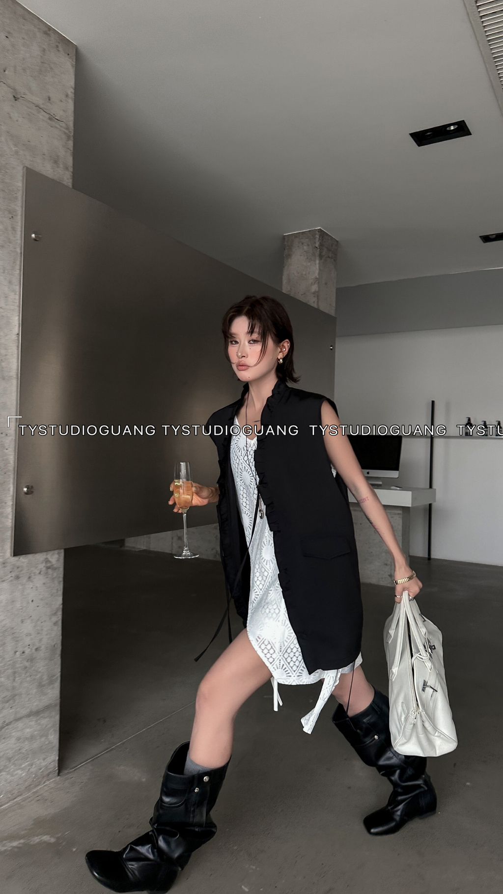 921d954369975f76e6da2c26c4ecf4d4