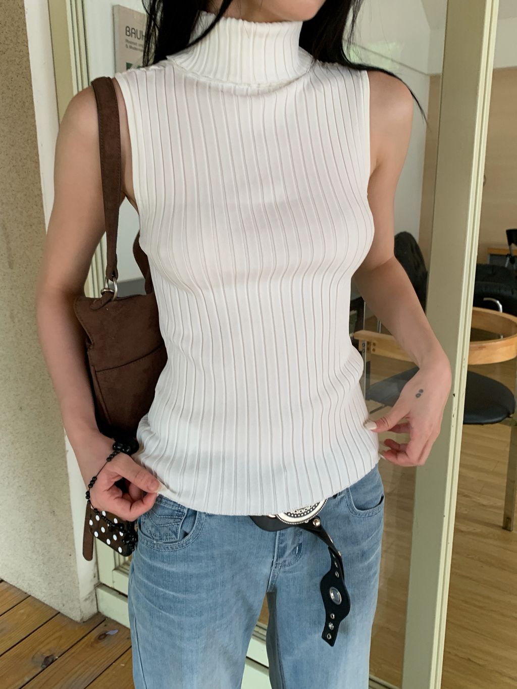 80b9aeb67824dbbd9f8ced2053681d48