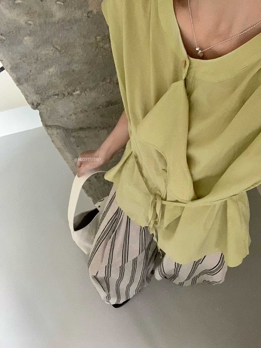 9b71d222c81046426c18f6954079f89e