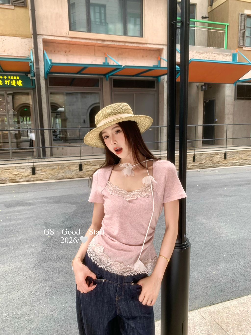 def6b47085e24e4994bff5fb82a1f624