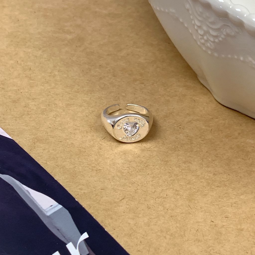 7da685a7cb94e29d5c779d8309c17ed7