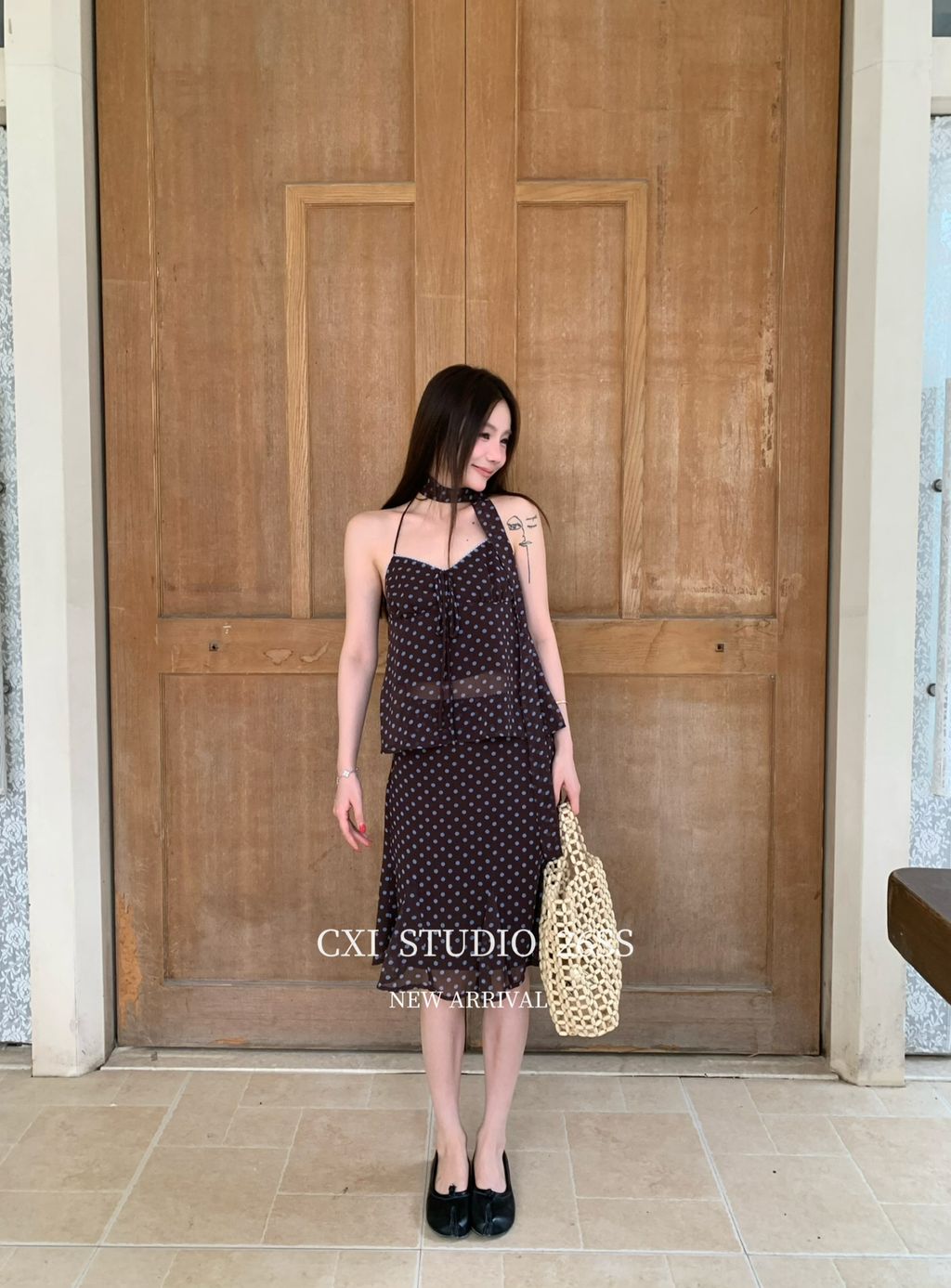 c8a7db82270441bdb53df3fb77ce27e5