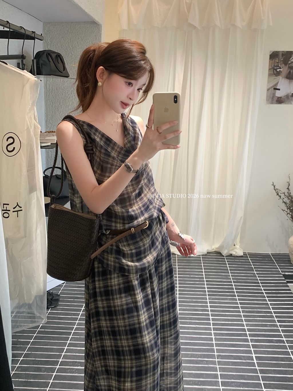 3dc654e4a179d4d248d5404ec1a4e2c4