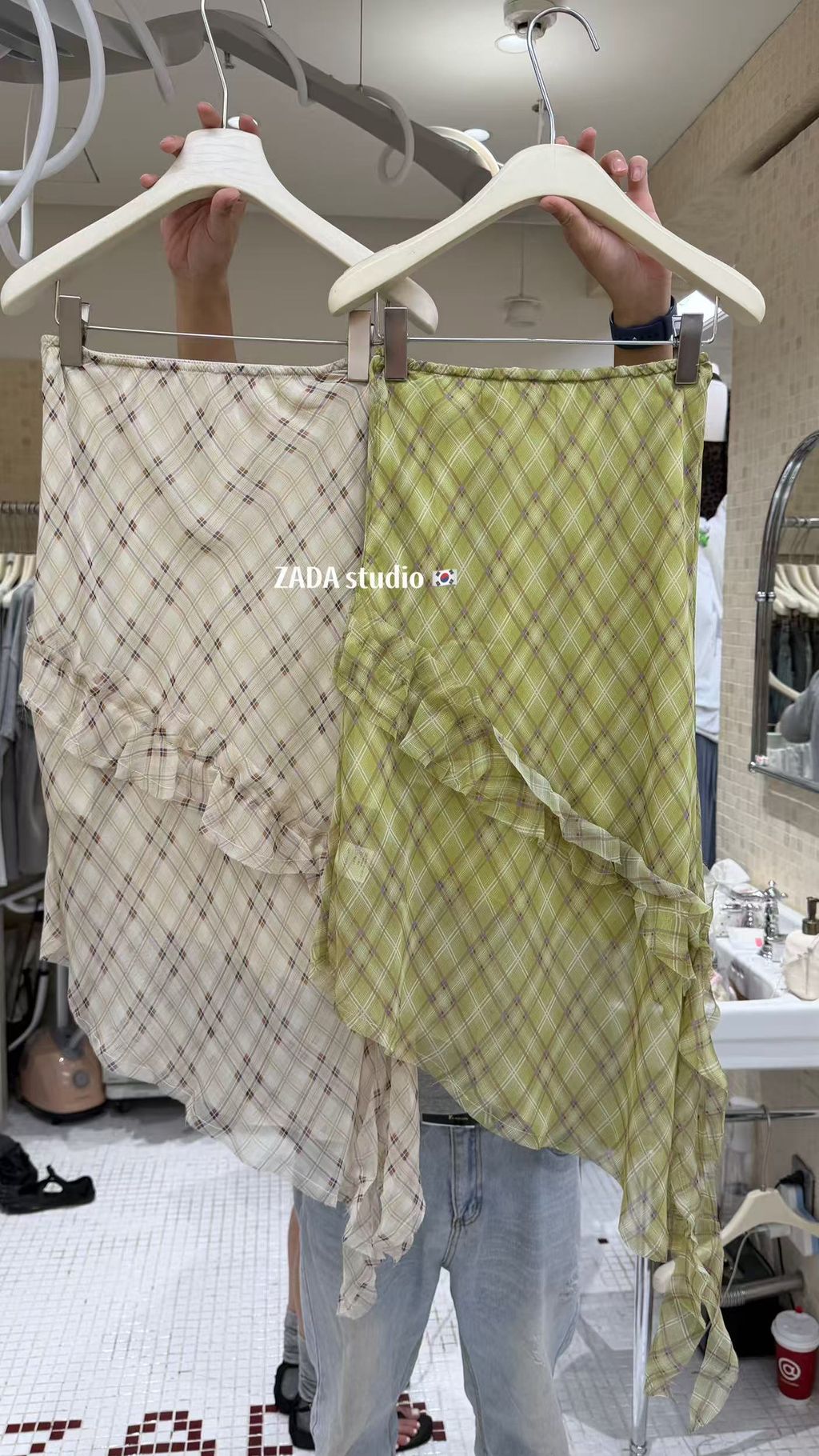 0e541df77009fdc1a7a6559835d8147d