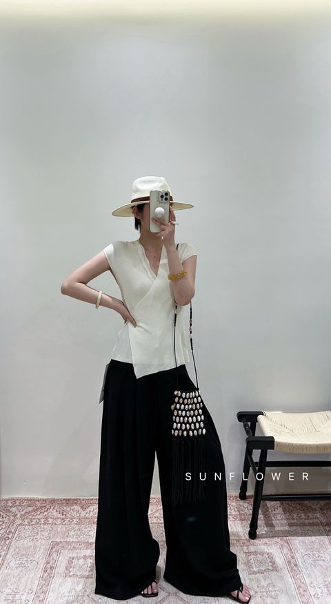 21b828aedbc598fb7d1198562b9c6138