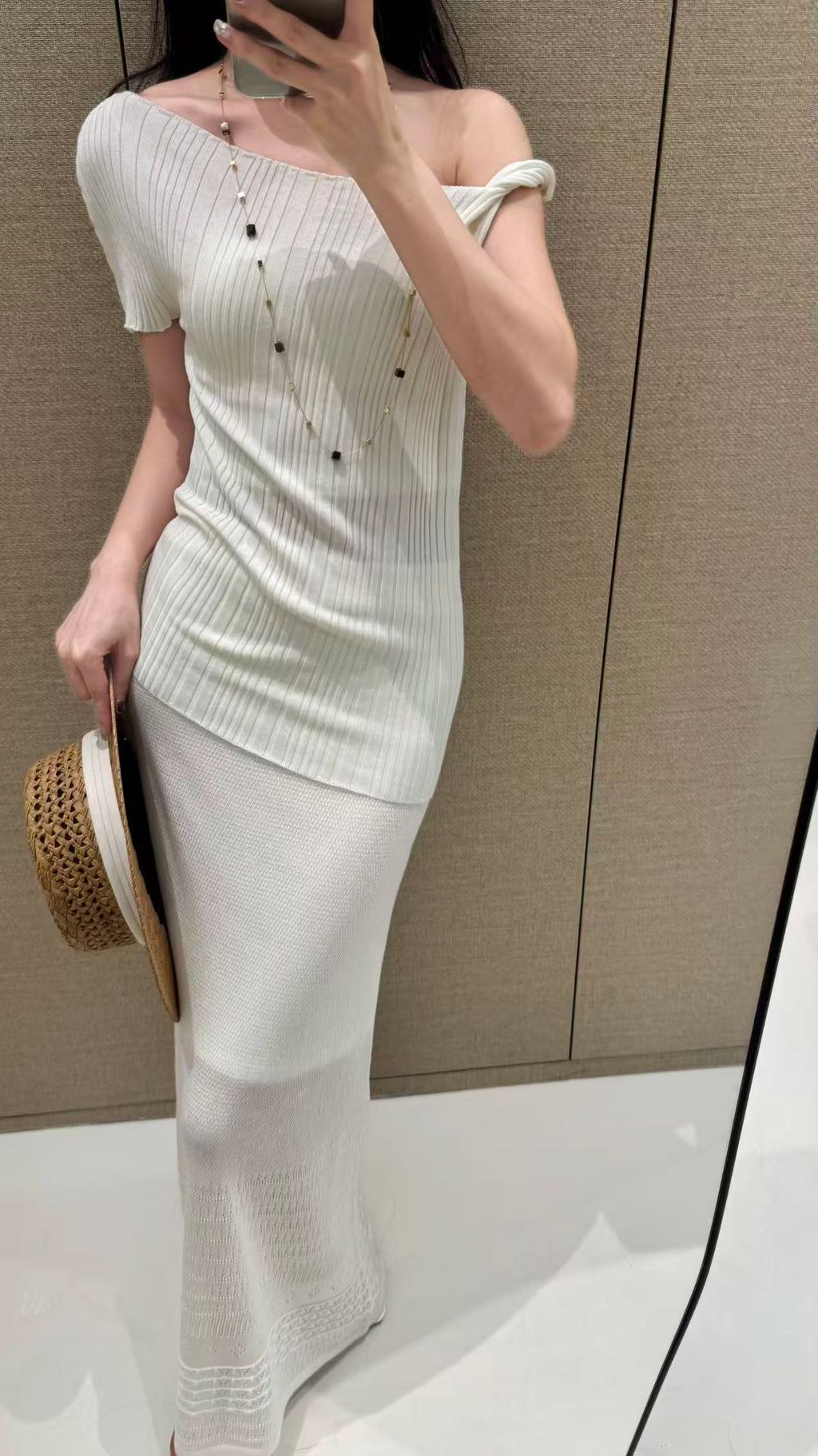 d1e71d9f7127042b51b9c5ff4e0f6ee9