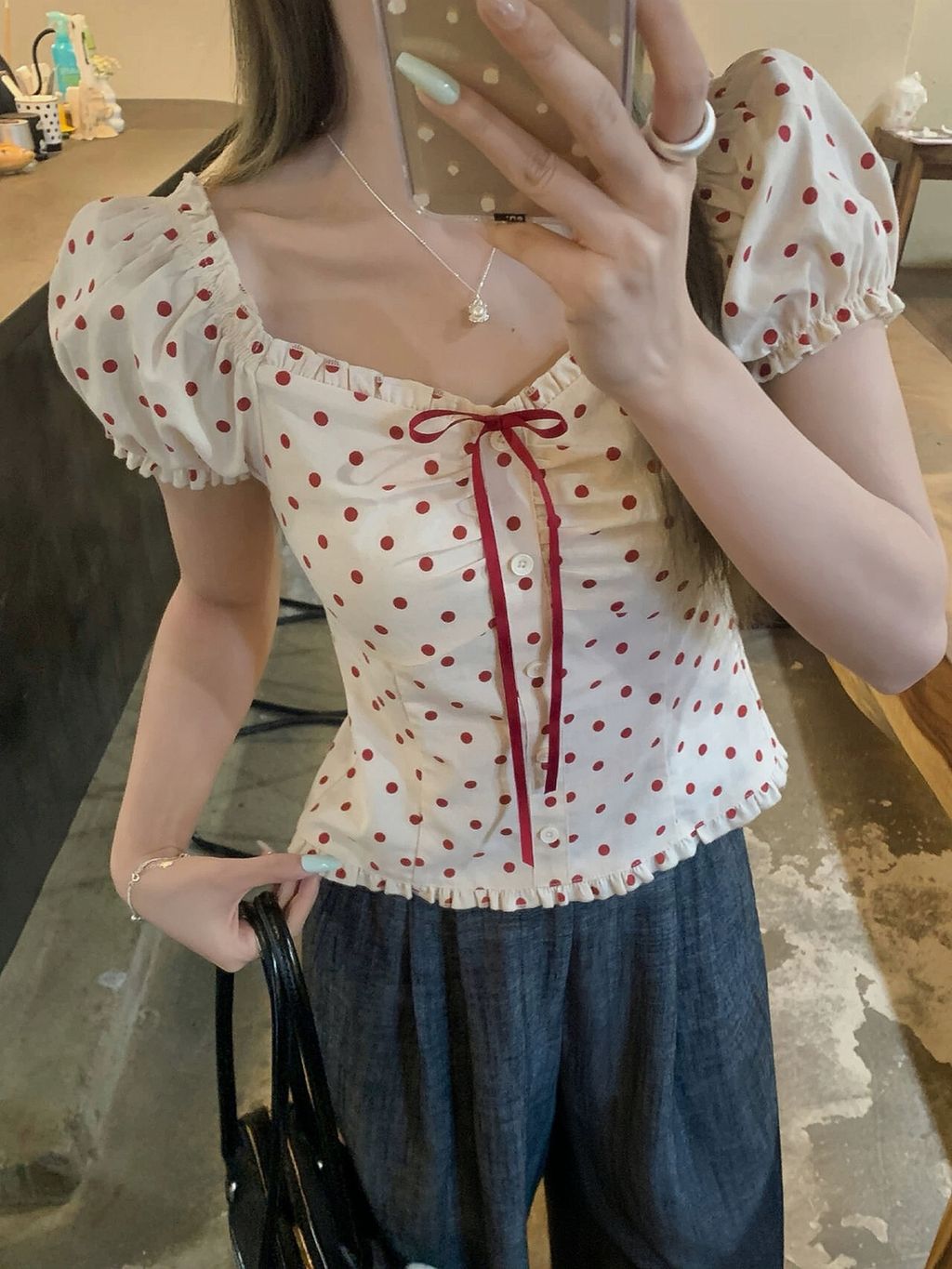 05ee9b0fe4269f5d187c39b4fe45a213