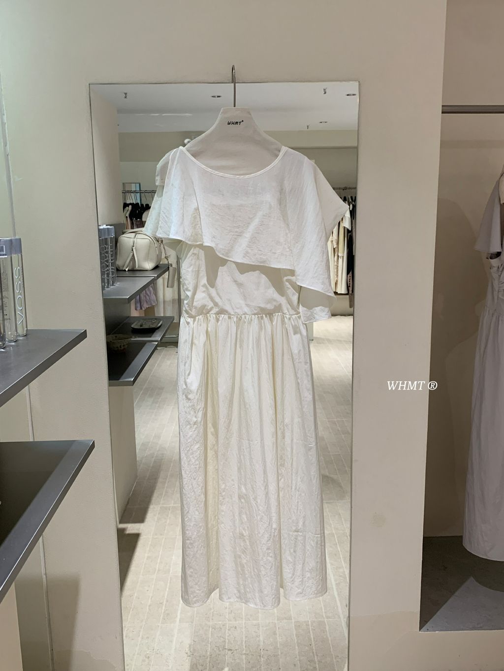 4b0693cf6672dcb066bf9d7c8a37a01e