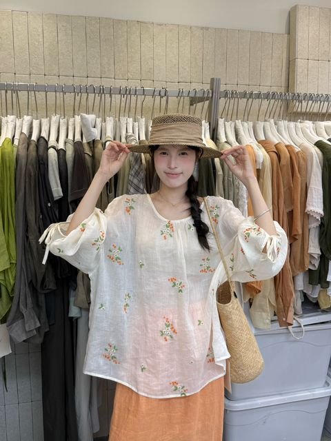 8beec9920efd648f29913d5a478f9136