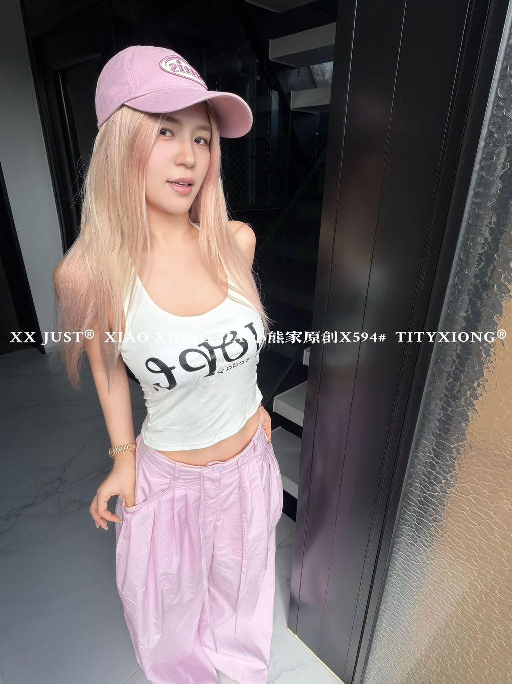 b98778579f96d04fbe8b0bbf401e9b3f