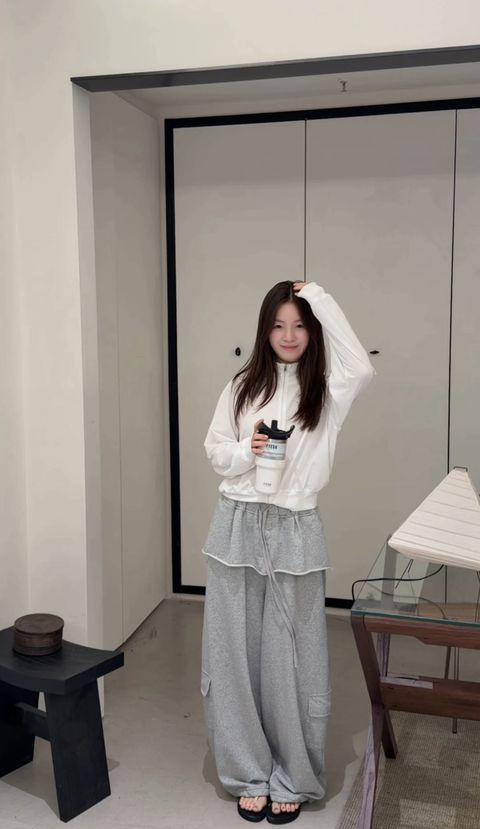 4cd18386916a681cebee906c5f1a3097
