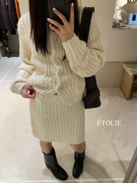 5b7772e6a479bb0001959a170e3a3c06