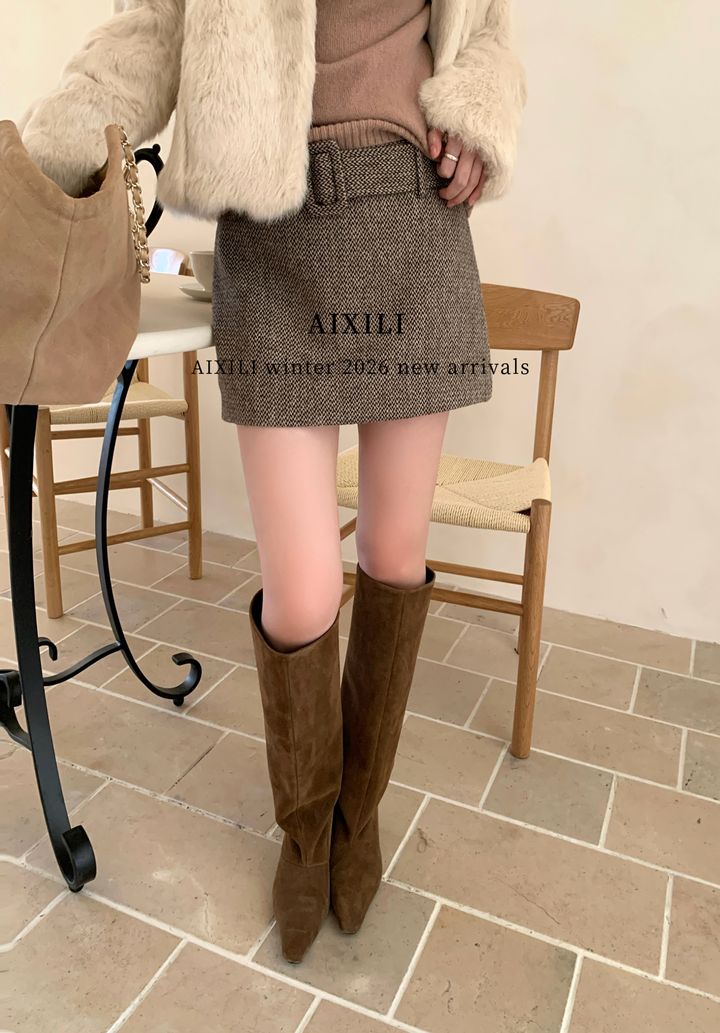 5bb30fd86ad8b77300a67c62136f1c19