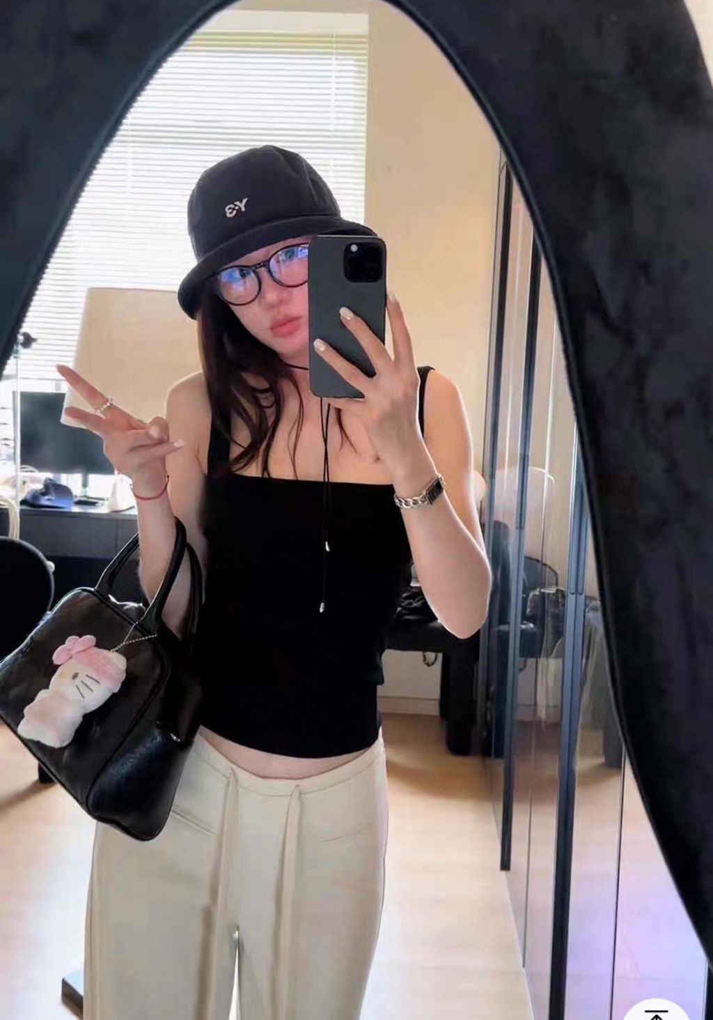 1ade8701e5269309187048cafb4a2f37