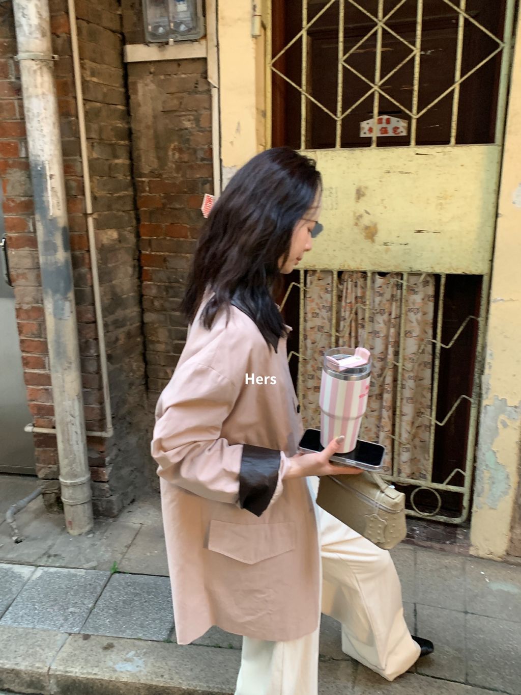 22600b870df02a427429f13c2dd64081