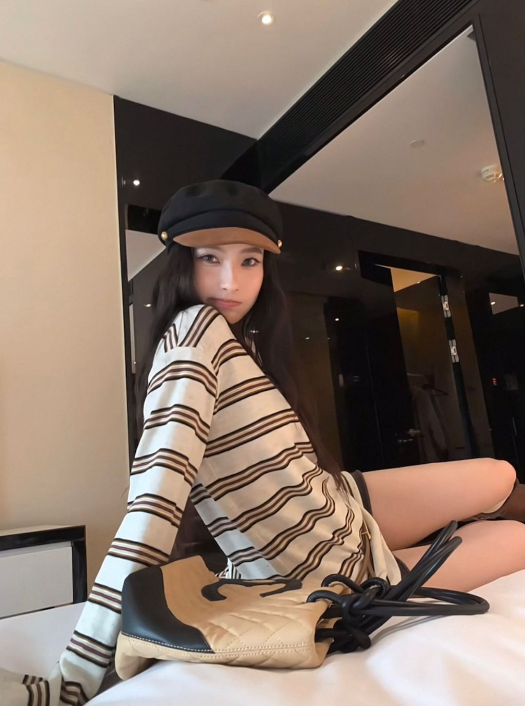 4415337617570f94226513f71a03ddb7