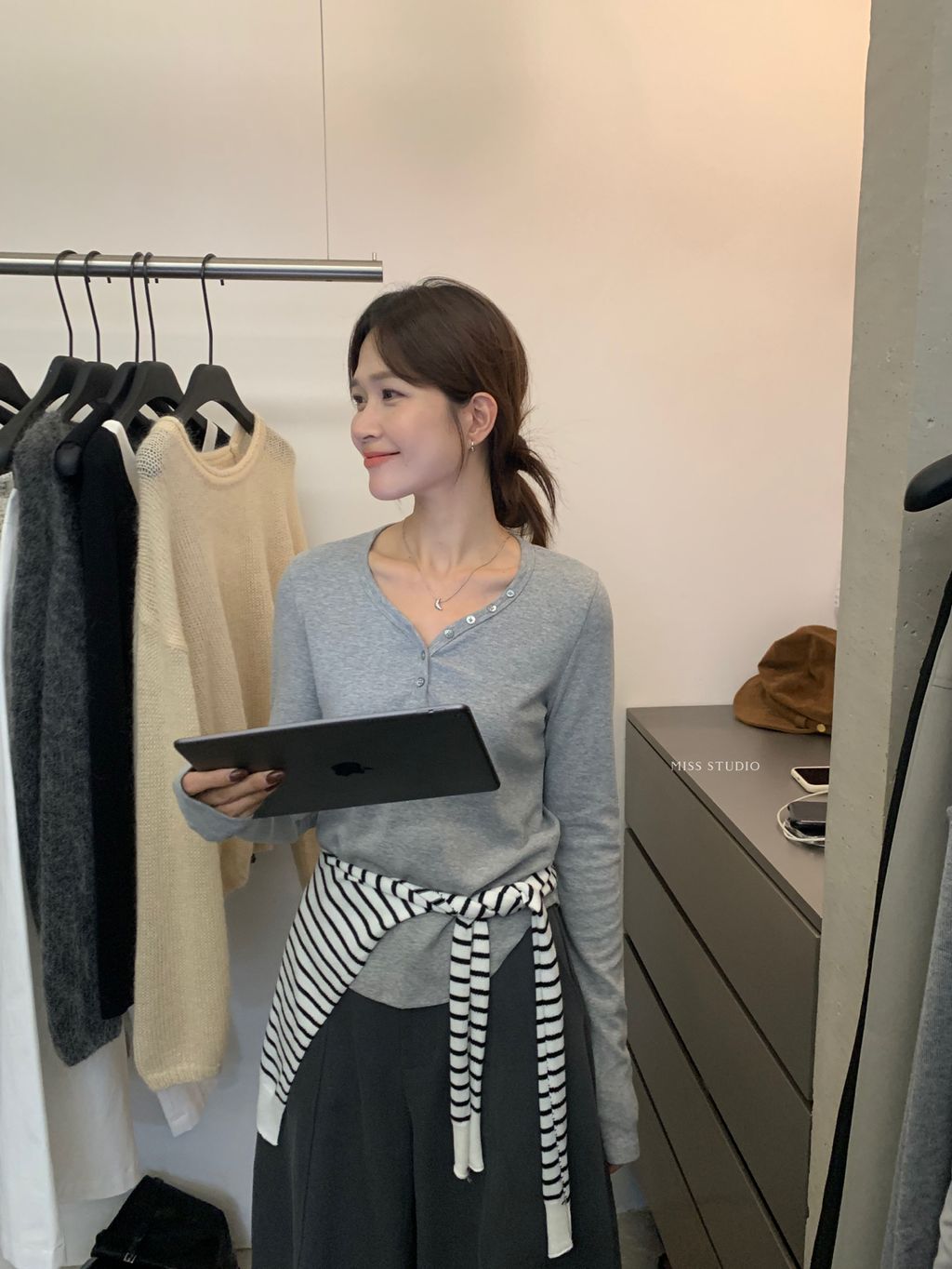 f733507bee8d42a91367b8f265658237