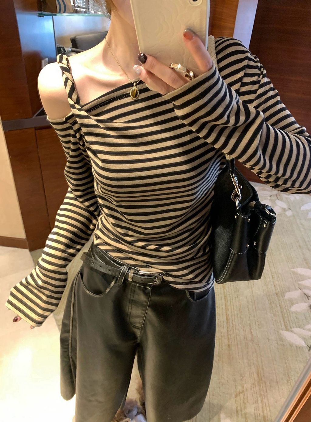 74375e8857d2123b8afe5748b82f561d