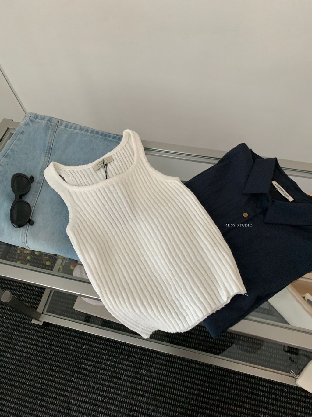 3b880d2ce6d187cd380322f9e32f51a4