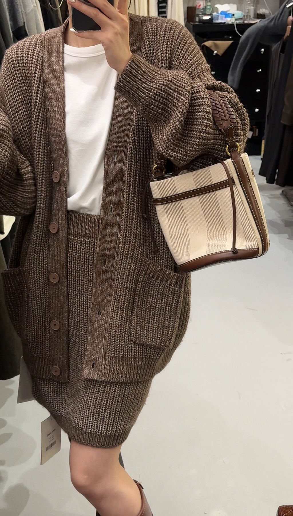 0ffb5c876e63beb6223a8d631425255b