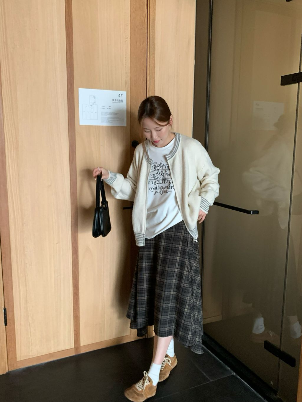 40d192729a3fc21b566fea2e36ce8025