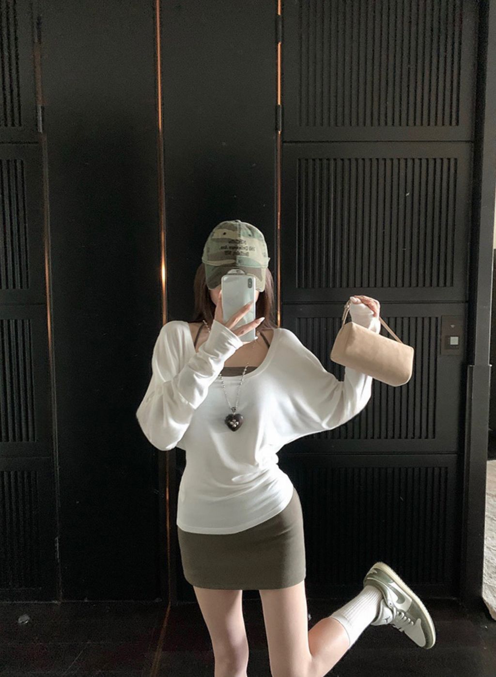 000ebe8ce1df27243d79e63b2eb8b324