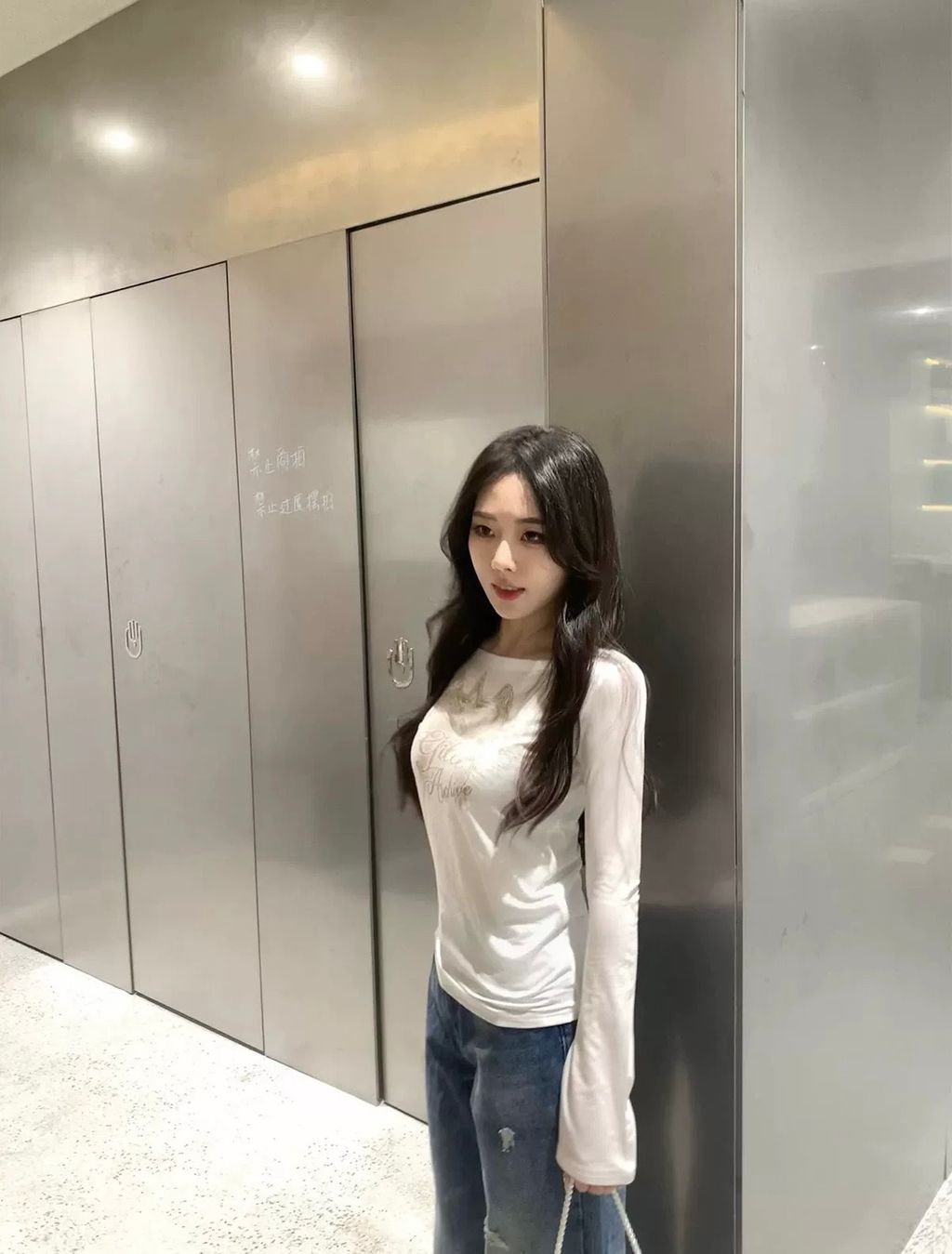 6d5b6a9af58295bfcb260265ab139036