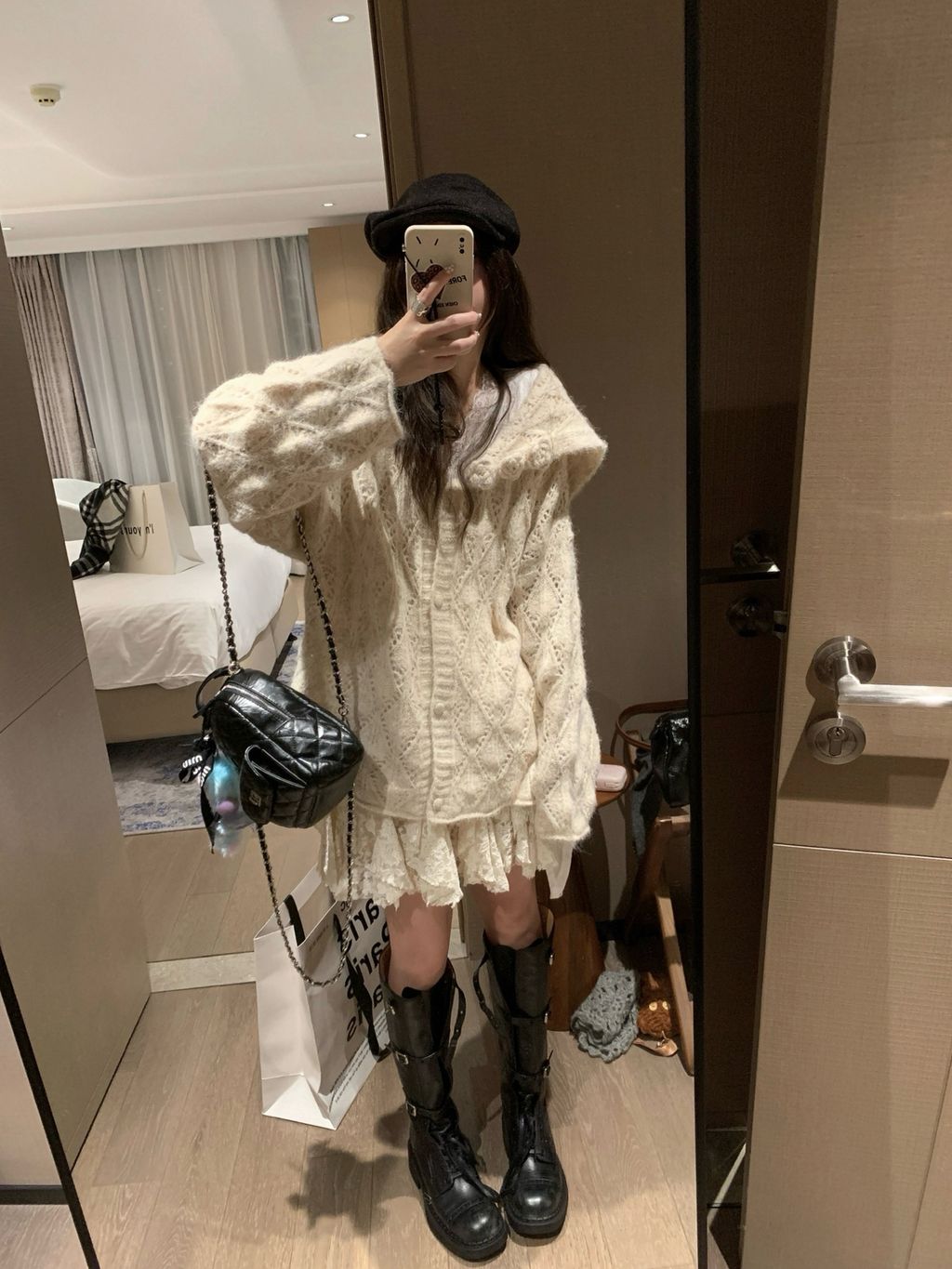 81b093873ef14a6a2af0e2af6252ffad