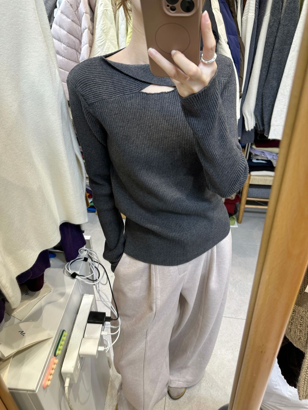 fd7724a3df657f5bc1db8d898b98cb97