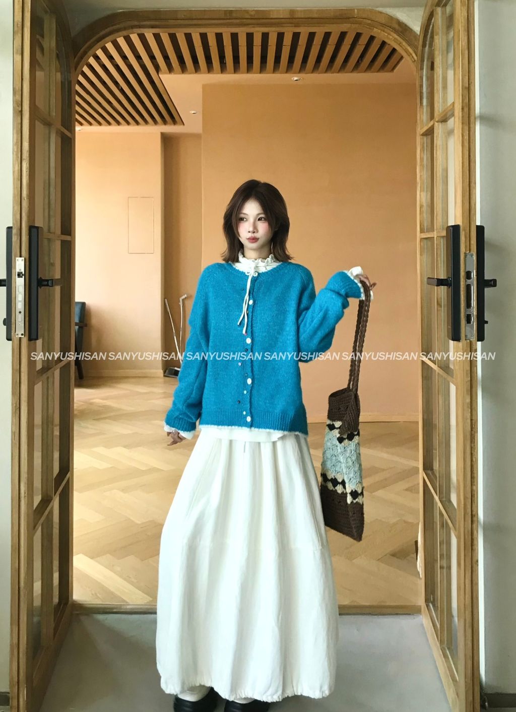 d7d6ee83a56994ed069e9ccd9766f165