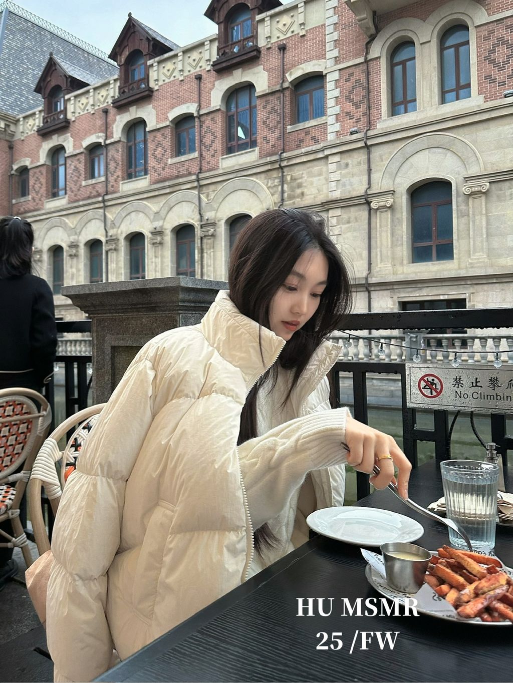 7d9054fc1bca0488f5ea5f627265dd48