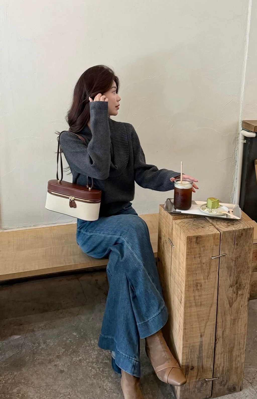 2b8e72b1ac84190f1e1b98d79aeeb361