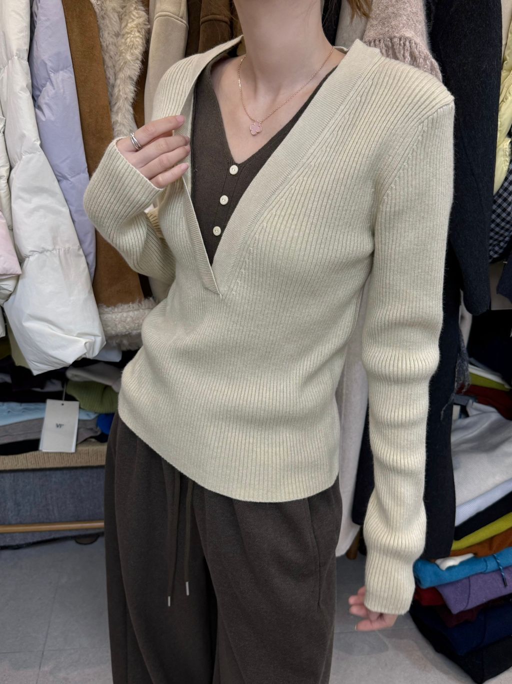 b6f779e9ca29767802aae9f2e1dcf27d