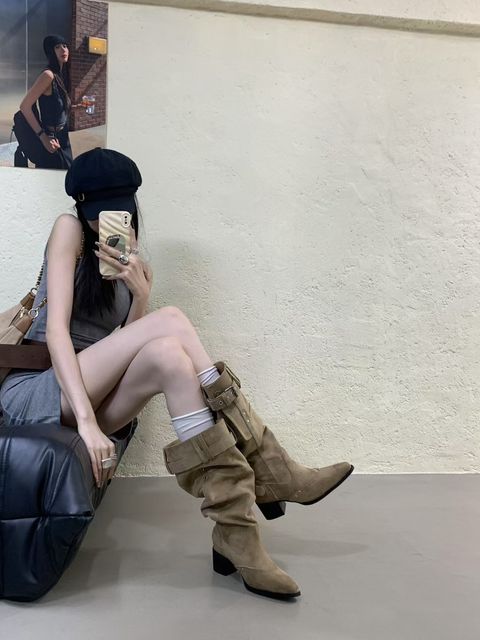 02435d8d65dd5051aa645664f3d774a6