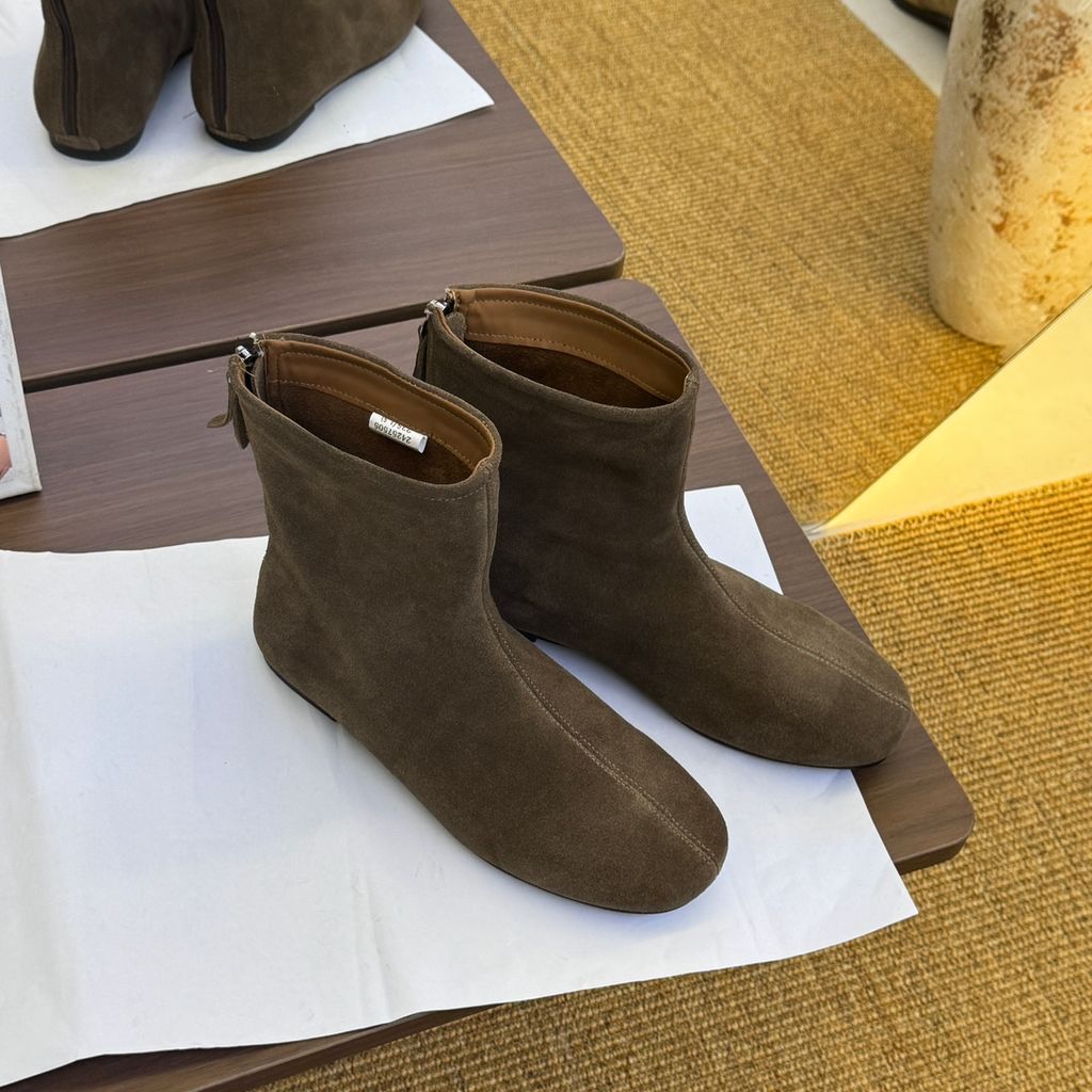 cee5a4cf351a97bb39dd6c7f689e4623