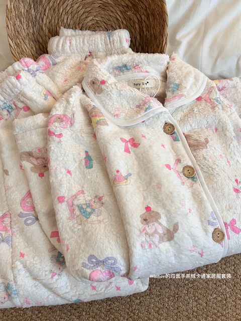 e1475537ab613cf63b58f4ccbbae8daf