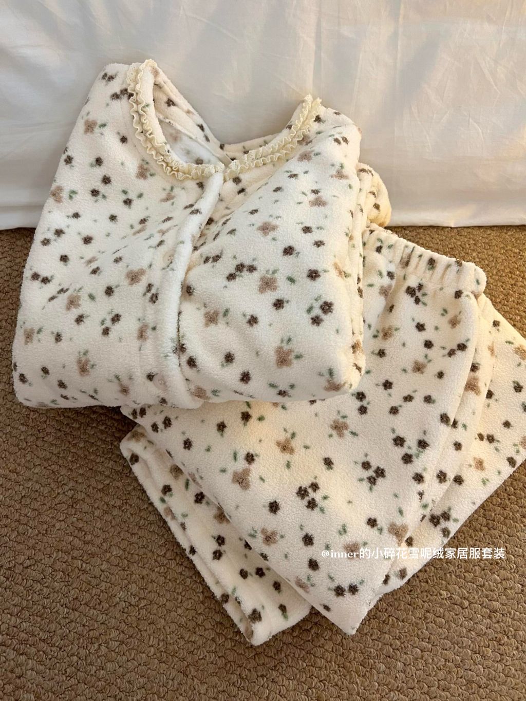 81d8242e02542f939d5cbcc2d4ead91e