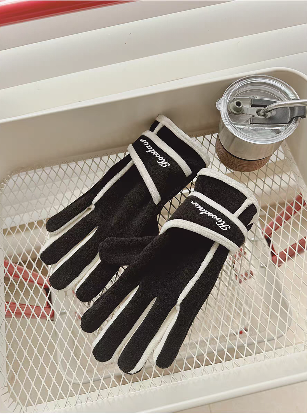 12ff96cbfadb1adba5e1744eb1ddd473